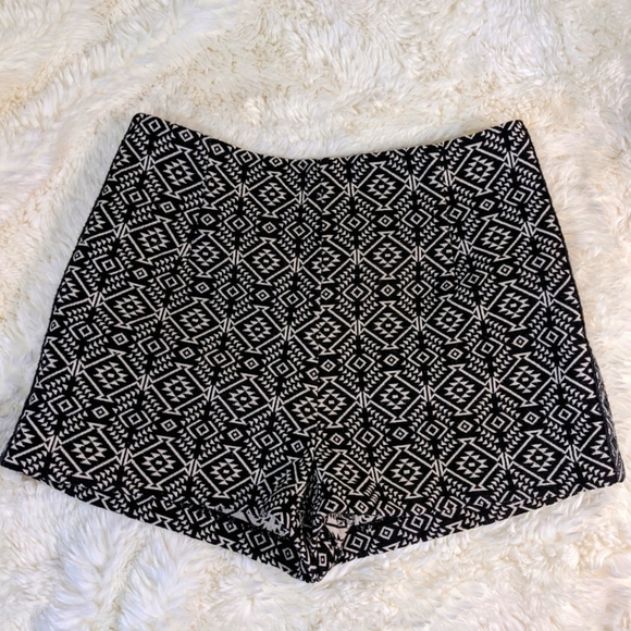 Aztec Print Shorts Ribbon Side by Urban Outfitters Ecote - Picture 2 of 6
